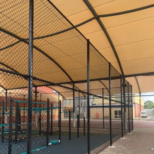 Chainmesh covered court Chainmesh covered court